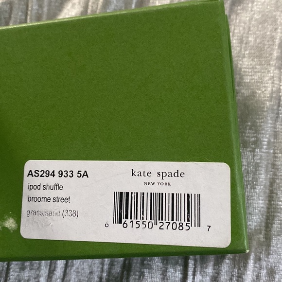 Kate Spade iPod Shuffle holder - Picture 4 of 4